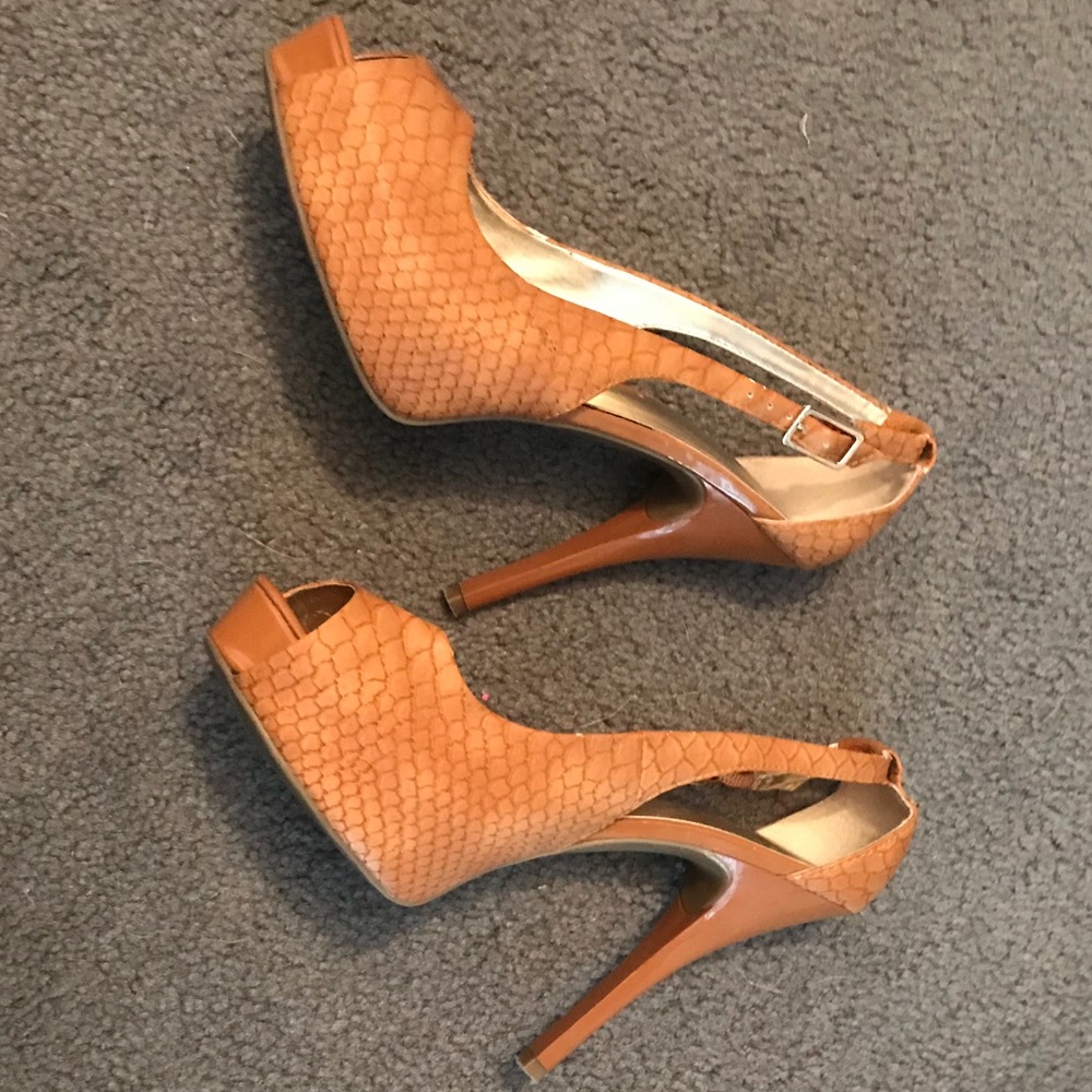Guess heels